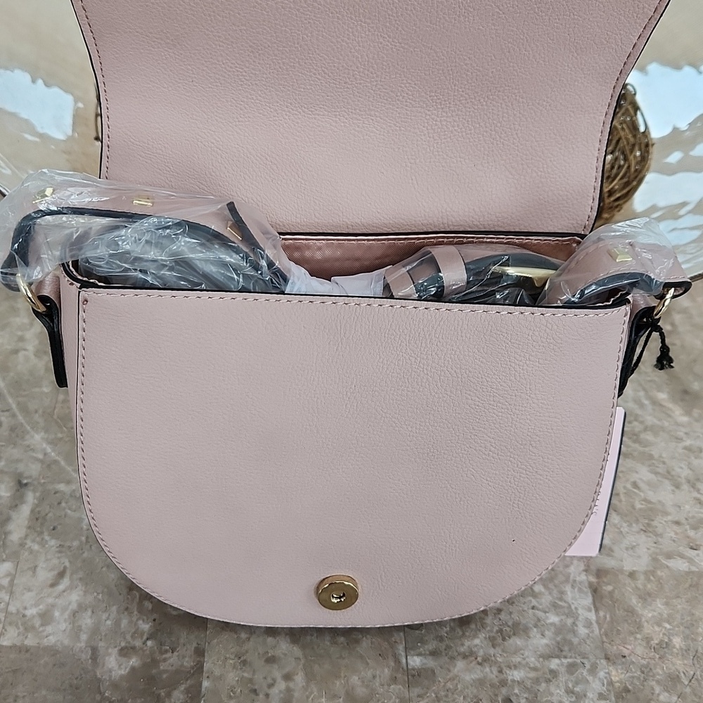Victoria Secrest crossbody bag, NWT - Picture 2 of 4